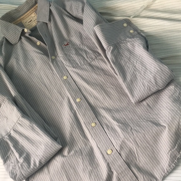 Hollister long sleeve button up in grey - worn 1x - Picture 3 of 3